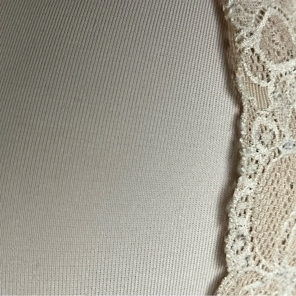 Victoria’s Secret Romantic Lace Underwire Bra 36DD Beige Nude Padded Adjustable